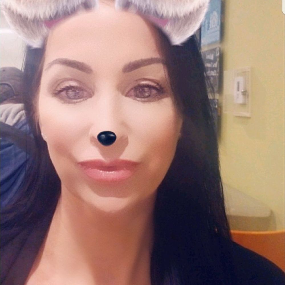 Meet your Posher, Holly